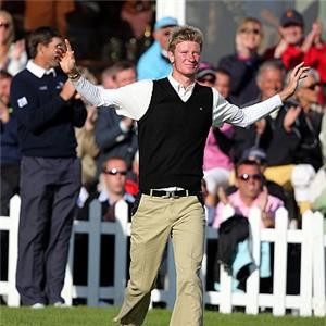 Wood reaches deal to use Mizuno golf equipment