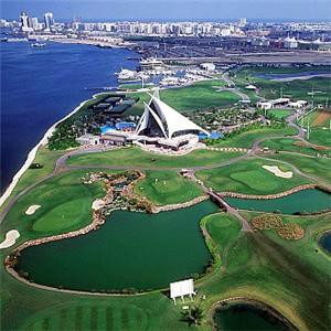 Know your way around the golf course with SkyCaddie