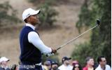 Tiger Woods struggles with his putting on return from injury
