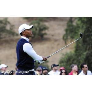 Tiger Woods struggles with his putting on return from injury