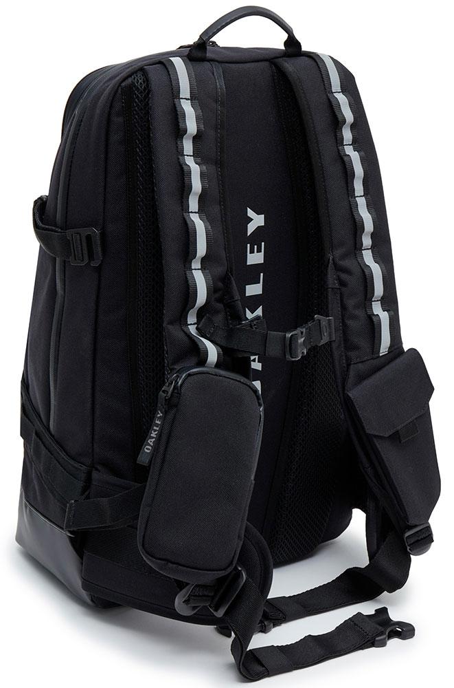 oakley snow backpack