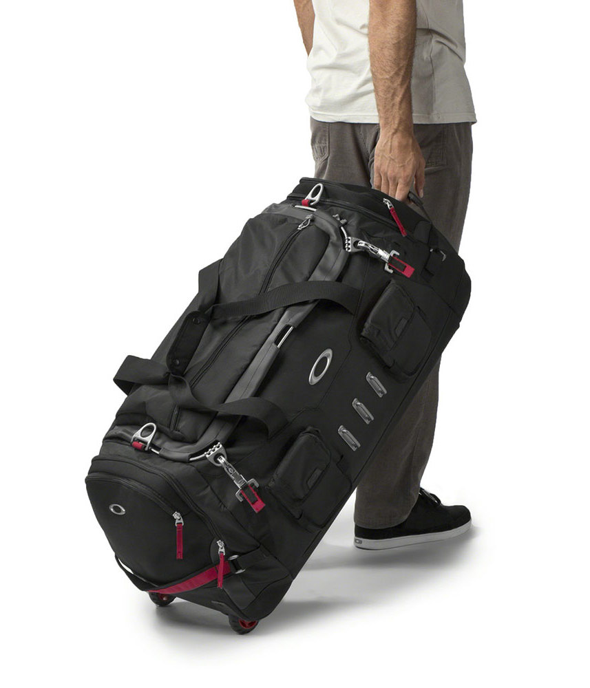oakley wheeled duffle bag